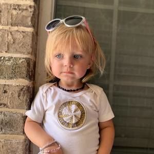 Meet your Posher, Debbie